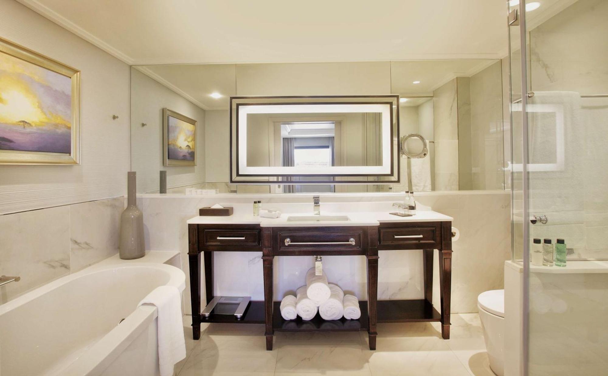 Sandton Sun Superior King Room