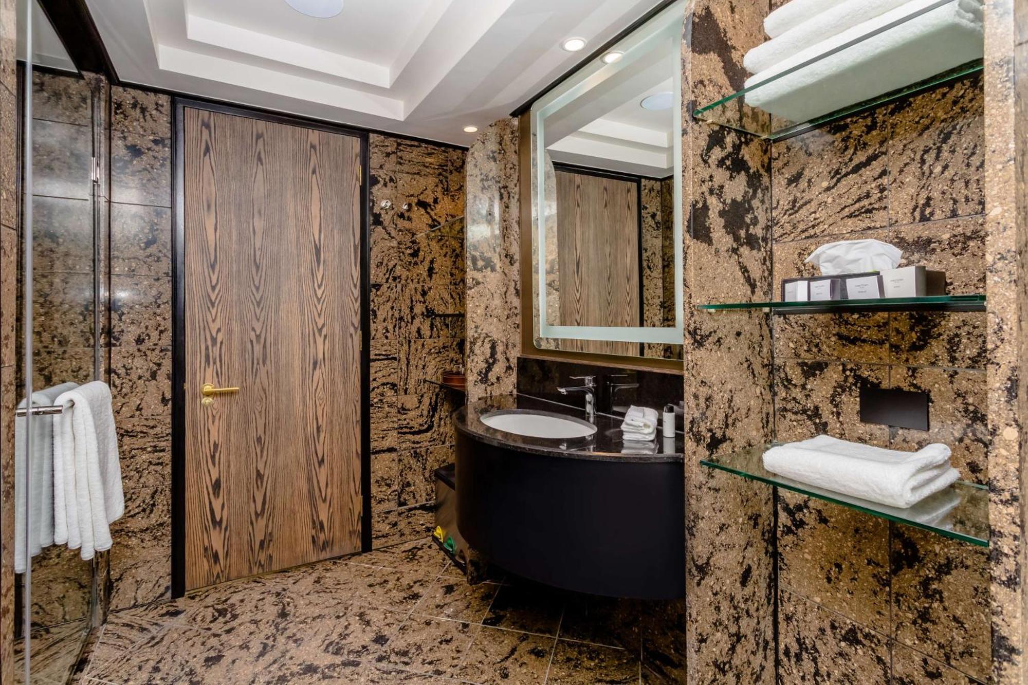 Sandton Towers Club Floor Twin Room
