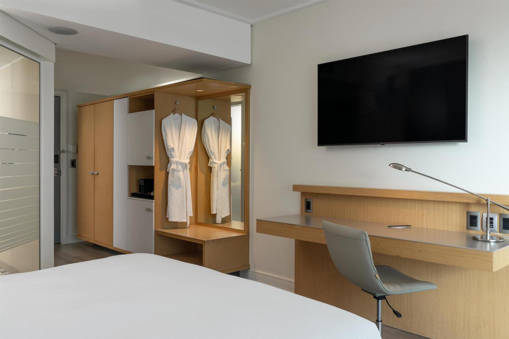 Superior Room City View