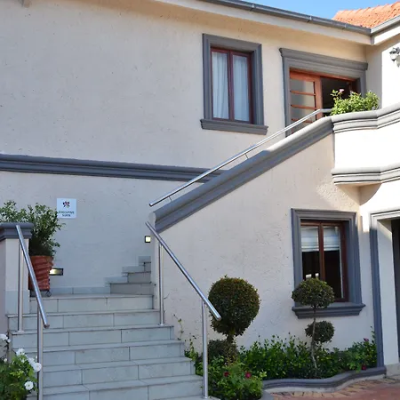Inn And Out Plus Craighall-2