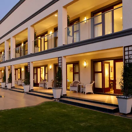 Inn And Out Plus Craighall-3