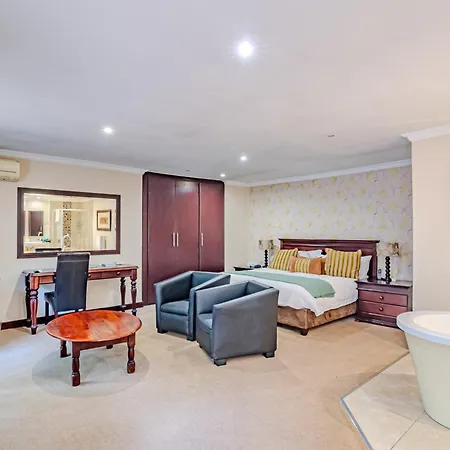 Lourie Lodge-2